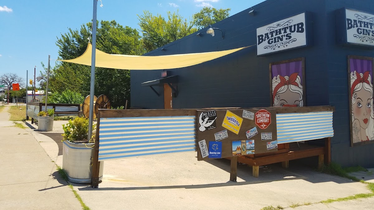 The Tub - restaurants in Fort Worth, TX (Photo 1)