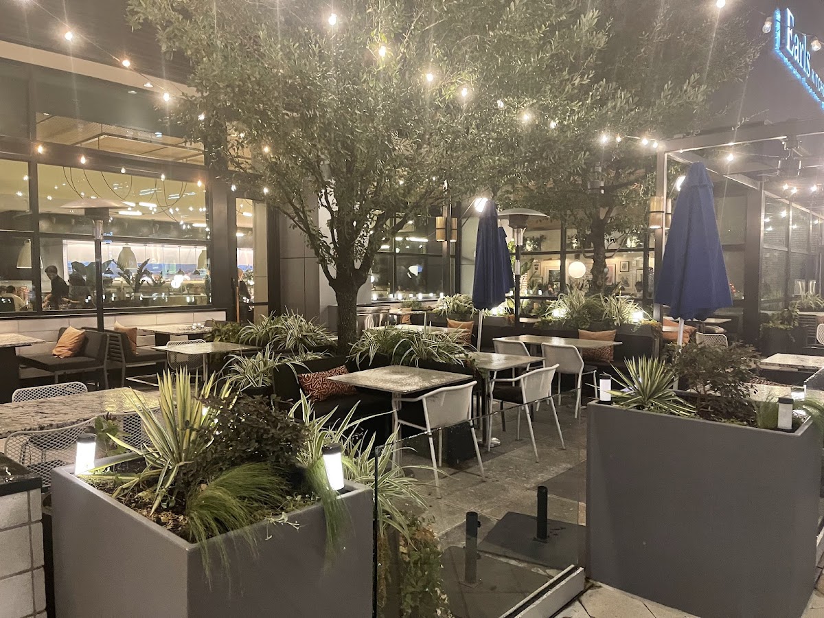 Earls - restaurants in The Colony, TX (Photo 1)
