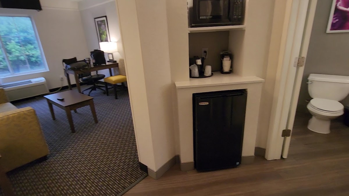 La Quinta Inn & Suites by Wyndham Dallas Plano West - hotels in Plano, TX (Photo 3)